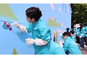 하나금융그룹, 발달장애인 예술가와 함께한 인천지역 벽화조성 봉사활동