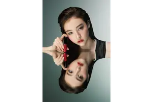 맥, ‘러스터글래스 립 틴트’ 출시..미야오 엘라 화보 공개