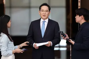 이재용, 파업 위기에 