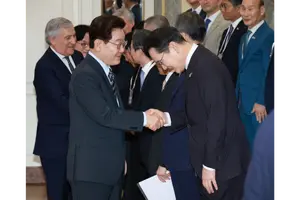 이 대통령 25일 이재용 회장과 만찬 회동... 삼성전자 대규모 지방 투자 논의할 듯 