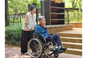 에어프레미아 신입 승무원, 어르신 나들이 봉사활동으로 교육 마무리