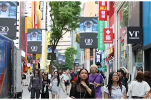 외국인 지갑 열어라…롯데·신세계·CJ, 명동서 '체험 경쟁'