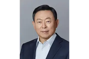 롯데쇼핑, 신동빈 회장 지분 매각 예고..주가 뚝