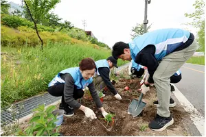 대우건설, 'BETTER TOGETHER'로 사회적 가치 확산...중랑천 생태복원부터 체코 소방차 기증까지