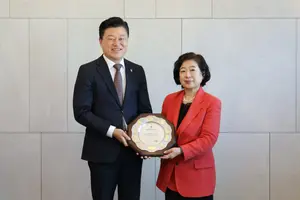 현정은 현대그룹 회장, 충북도 명예도지사 재위촉