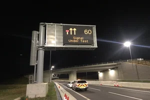 영국, 도로에 차세대 디지털 표지판 설치