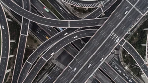 자동충전 차선, 광통신 도로포장...더 똑똑해지는 도로