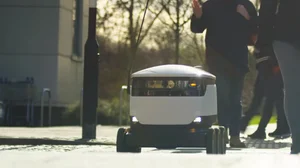 음식 주문하면 로봇이 배달해 준다