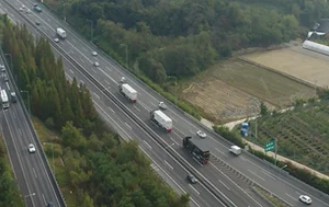 실제도로서 화물차 자율협력 군집주행 최초 시연
