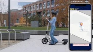 똑똑해지는 e-스쿠터…AI 접목해 위험 줄인다