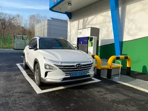 서울 양재 수소충전소 확대 재개장