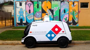 자율 주행으로 피자 배달 한다