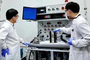 LG화학+KIST, 공기 중 이산화탄소로 플라스틱 원료 만든다