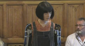 그림 로봇이 英 의회 출석해 증언