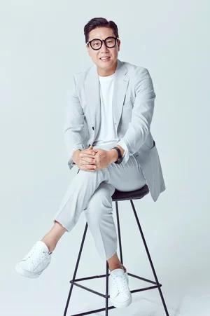 방송인 이상민, 부산시 신발산업 홍보대사 위촉