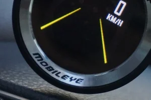 美 모빌아이 38% '↑' vs. 국내 관련주 '↓'