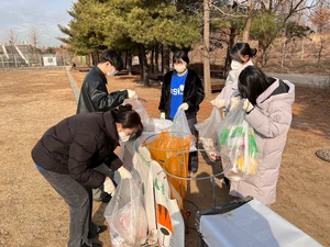 bhc그룹 해바라기 봉사단, 봄맞이 서울숲공원 쓰레기 줍기