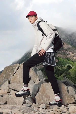 노스페이스, 봄 등산 시즌 겨냥 고기능 등산화 출시