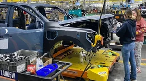 포드, SK온 배터리 장착 F-150 라이트닝 생산 재개