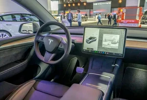 주행중 운전대 분리에 '또 조사'...테슬라 주가 3% ↓