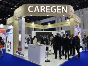 케어젠, 오너보다 더 많이 받은 두 여성 부사장