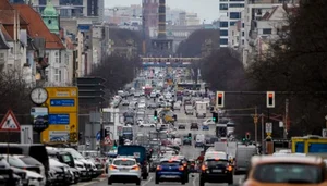 EU, 내연기관차 완전 퇴출 '후퇴'..합성연료차 허용