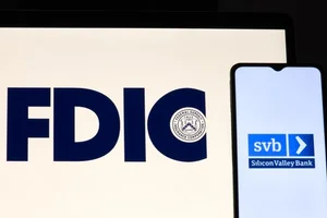 美 FDIC, SVB 파산 부담금 대형은행에 지울까
