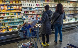 식자재 가격 내리는데 식료품비 오르는 까닭은?