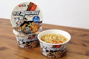 '흰색인데 짜장맛이...' 농심 '하얀' 짜파게티 큰사발 출시