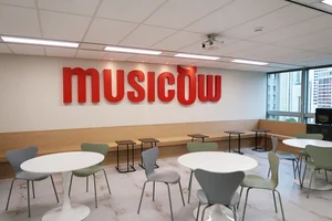 '기본 연차에 최대 8일 유급휴가 주는 회사가 있다'