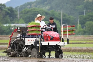 TYM ,윤대통령 자율주행이앙기 시승 소식에 '급등'