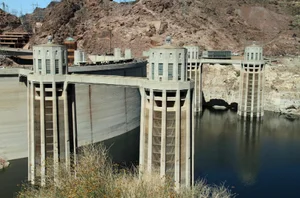 '청정에너지' 수력발전소의 '역설'..