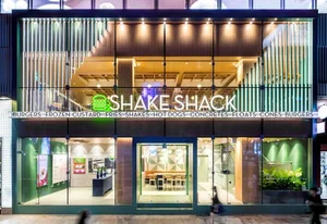 SPC 허희수 부사장 도입한 쉐이크쉑, 강남대로점 개점...1호점 이전