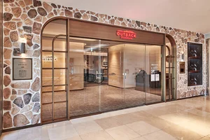 bhc그룹 아웃백, 평촌롯데점 오픈...리로케이션 행보 지속