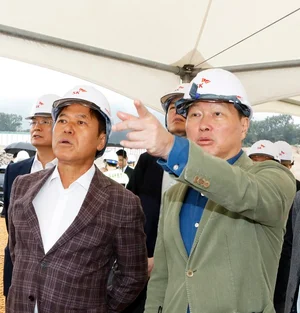 회장님의 옷차림에서 느껴지는 가을