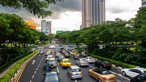 싱가포르에서는 차 소유권만 7만6천 달러, 차 값은 별도