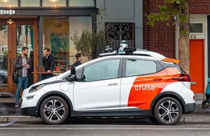 GM 잠정중단 무인 로보택시..우버는 '온 고잉'