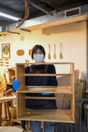 유진투자증권, 영등포 지역아동센터에 손수 제작한 책장 기부 