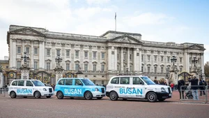 삼성전자, 영국 런던서 '2030 부산엑스포 택시' 운영