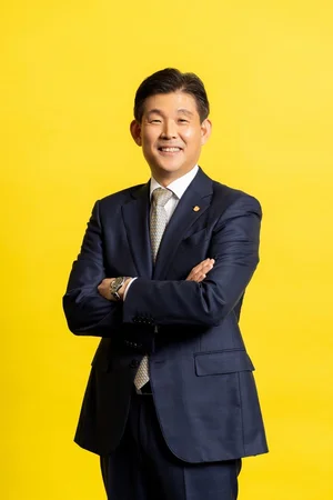 오뚜기, 사돈에 해외사업 맡긴다..장녀 함연지 시아버지 부사장직 앉혀