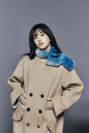 [포토] 안유진, 영하권 추위 속 머플러로 패션 스타일 뽐내