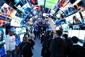 LG전자, CES 2024에서 OLED140대로 webOS 콘텐츠 체험공간 조성