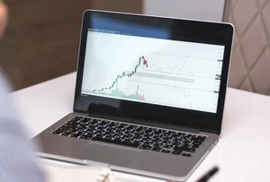 “올해 국내 IT 지출 4.8% 증가한 109.7조원…생성형 AI 영향 제한적”