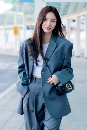 [포토] 신세경, 드라마 촬영장 같은 출국길...공항패션 눈길