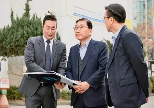 윤영준 현대건설 대표, 여의도 한양아파트 현장 방문...