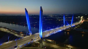 평범했던 다리가 경관명소로 변신...DK아시아, 백석대교 특화 조명 설치