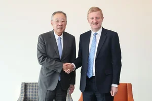 류진 한경협 회장, 英 올리버 다우든 부총리와 협력방안 논의