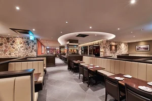 아웃백, 현대백화점 천호점 리로케이션