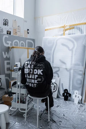 힙한 일러스트로 입은 코오롱스포츠...이나피스퀘어 협업 상품 출시