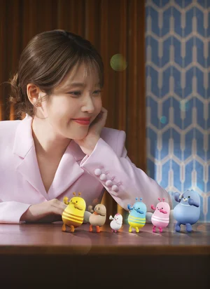 아이유, 우리금융그룹과 2년 더..모델 계약 연장